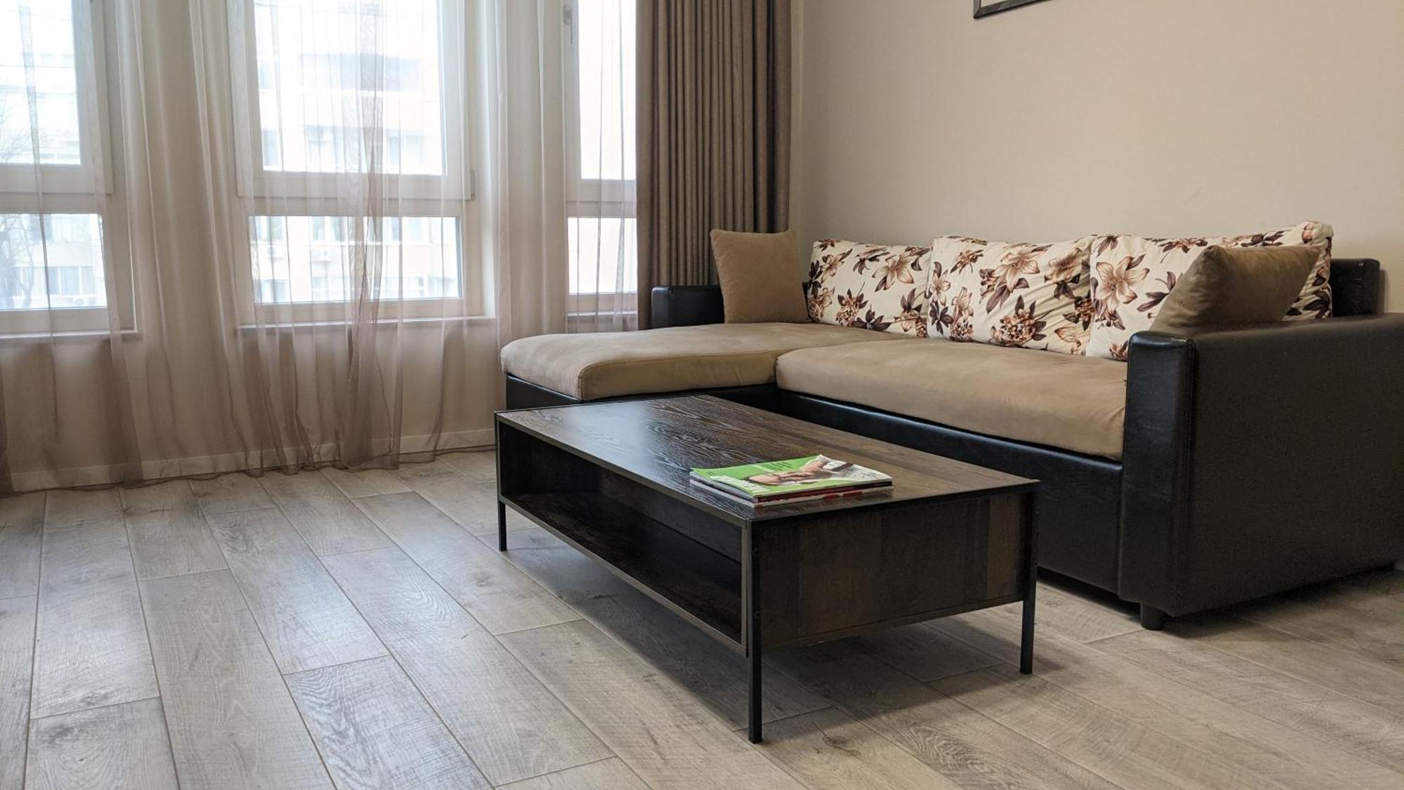 Lux 2 Central Apartment With Garage Plovdiv Kültér fotó